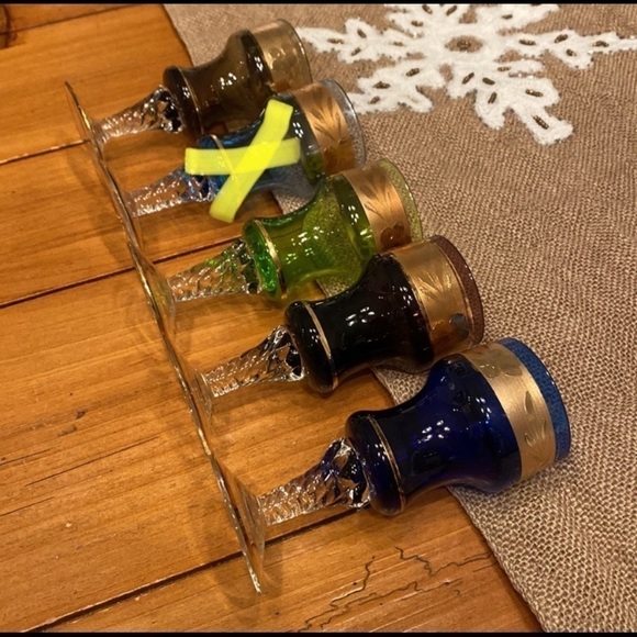 4 Cordial Color Glasses with Gold Trim.  Approx: 4.5” tall 2” base Very pretty - Picture 10 of 13